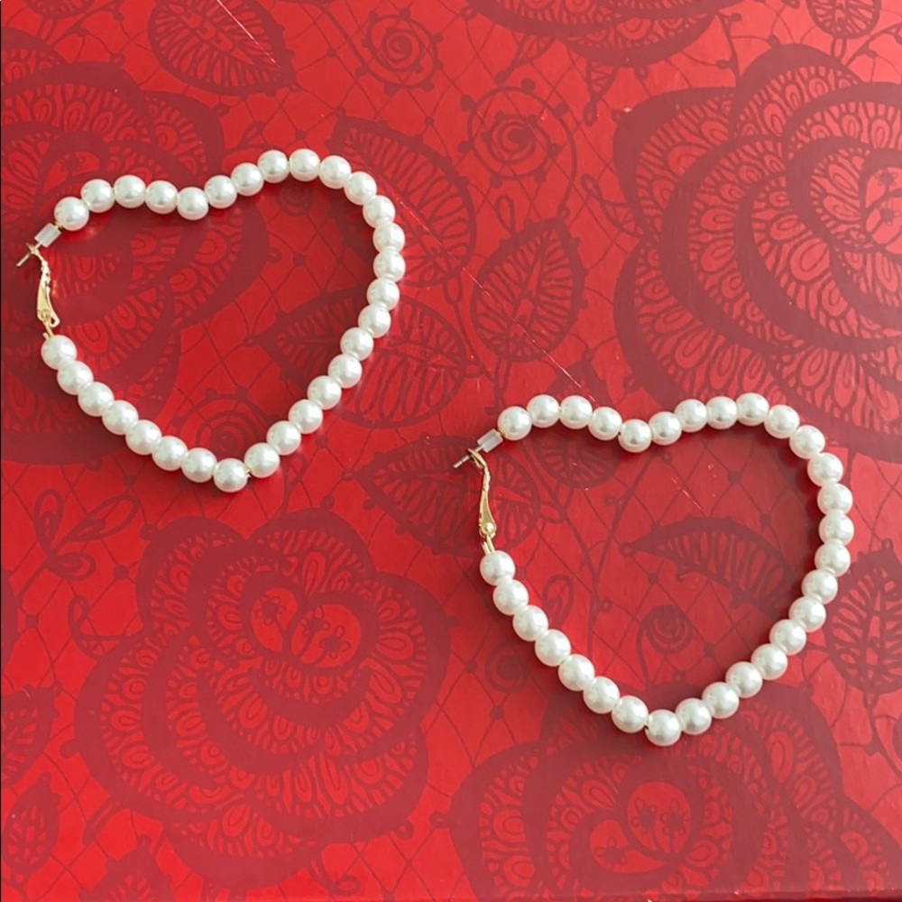 Faux pears heart hoop earrings - Picture 3 of 4